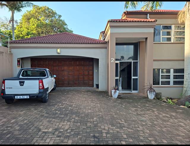 3 BEDROOM TOWNHOUSE FOR SALE IN LAWRENCE ROCKS